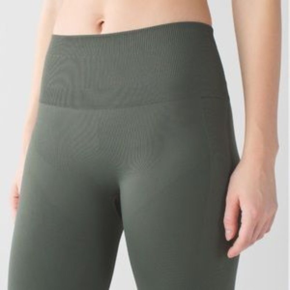 Lululemon Zone In Crop - Picture 2 of 9
